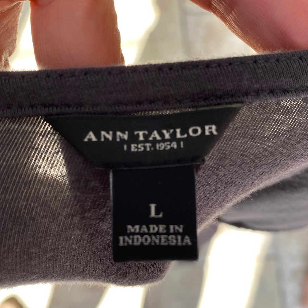 Ann Taylor Large Gray Ruffle Front Sleeveless Blouse - Picture 4 of 5
